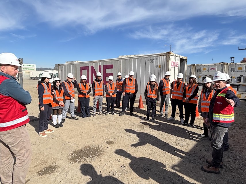 AGUNSA strengthens its commitment to education through the Buen Vecino program